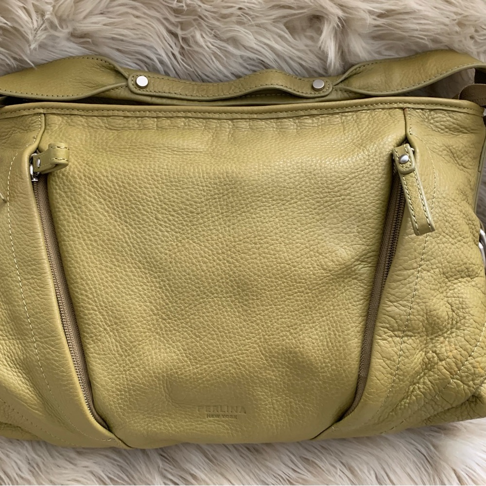 Perlina hobo bag in easy-carry design